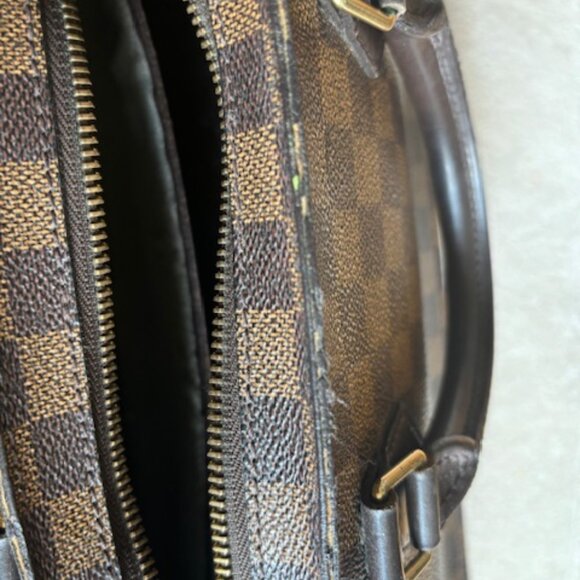 RARE LV Damier Ebene Sac Triangle - Picture 3 of 10